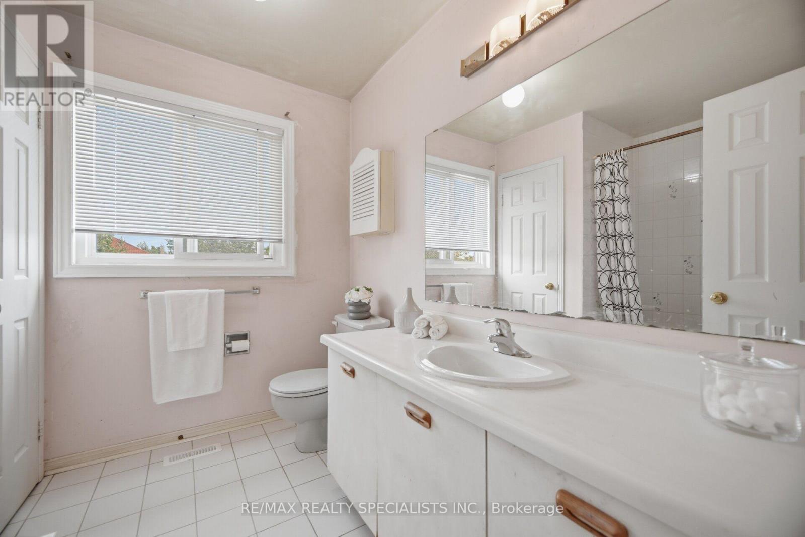 271 NAHANI WAY - Image 23