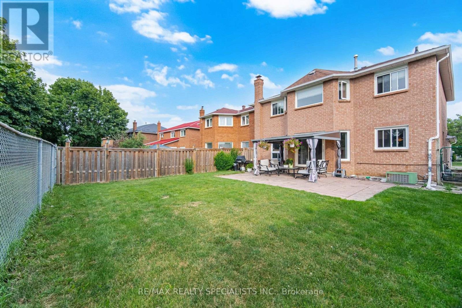 271 NAHANI WAY - Image 32