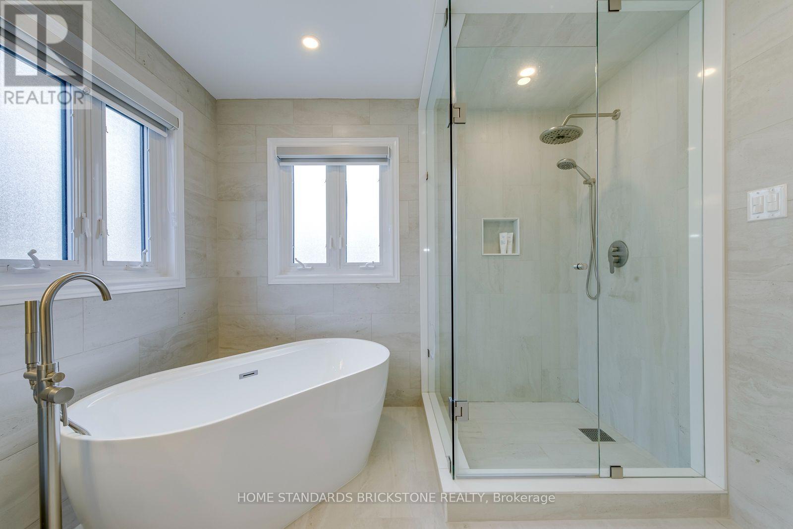 15 SAMUEL CRESCENT - 23