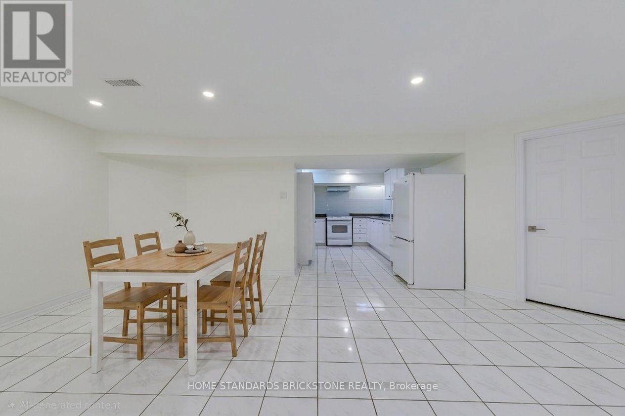 15 SAMUEL CRESCENT - 37