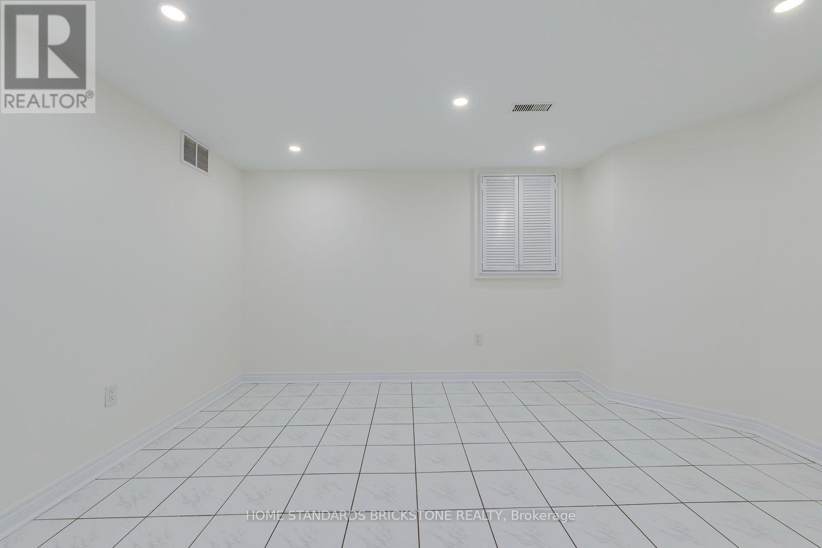 15 SAMUEL CRESCENT - 39