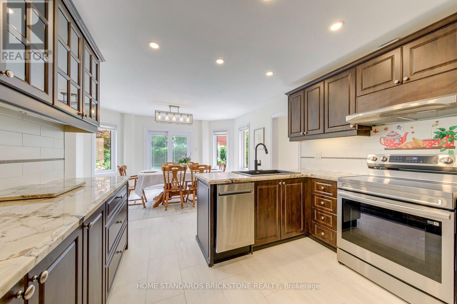 15 SAMUEL CRESCENT - 6