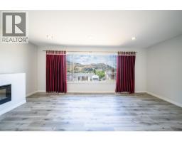Living room - 3802 21 Avenue, Vernon, BC V1T6P8 Photo 12