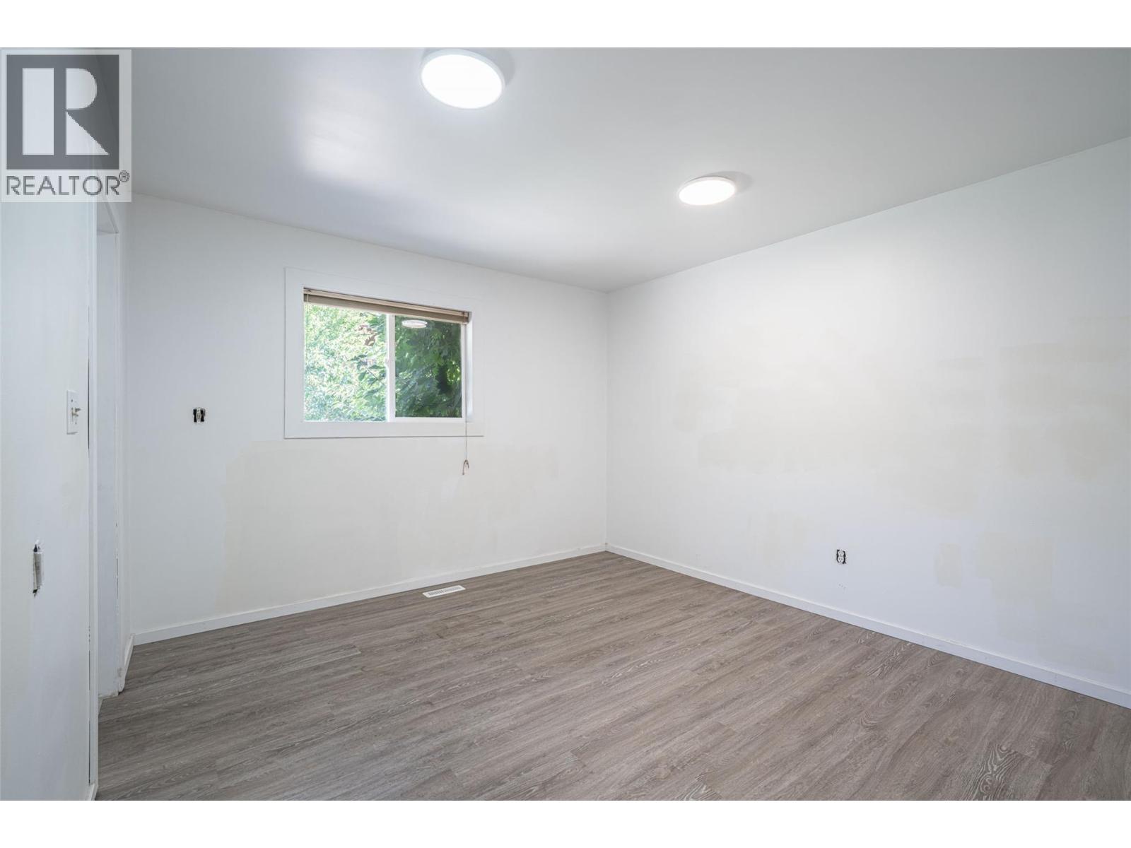 3802 21 Avenue - 32