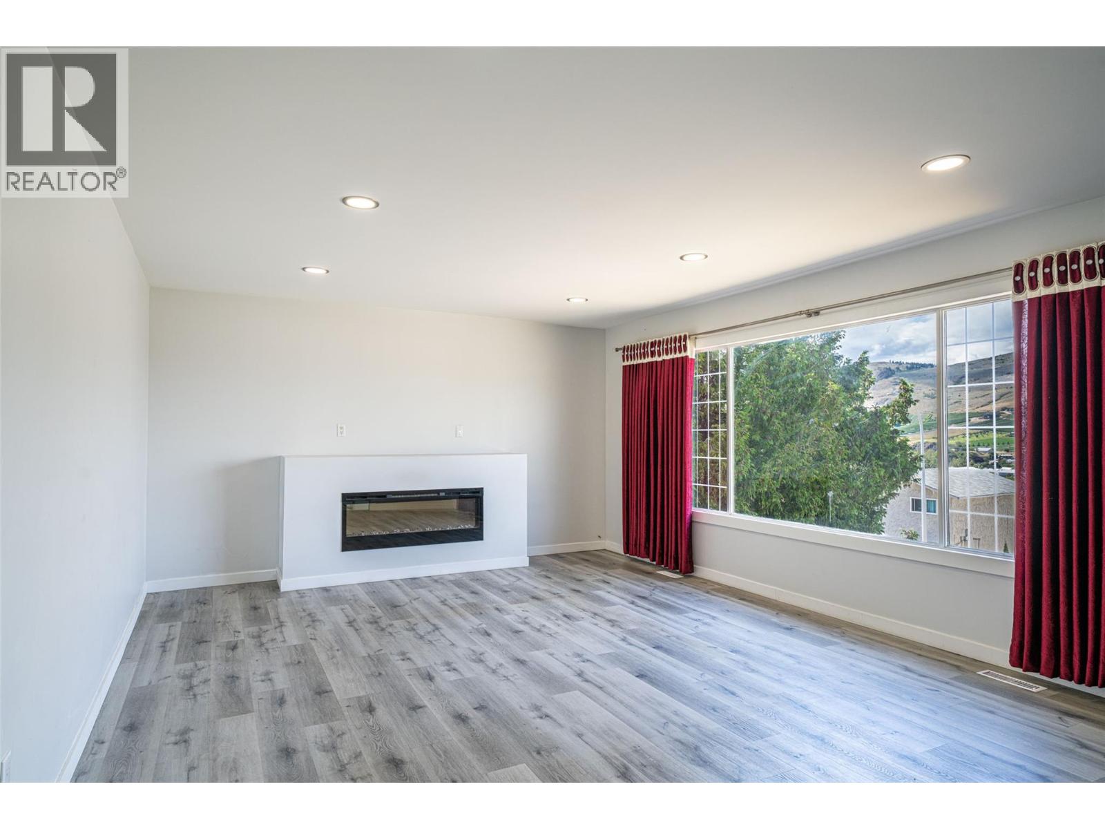 3802 21 Avenue - 8