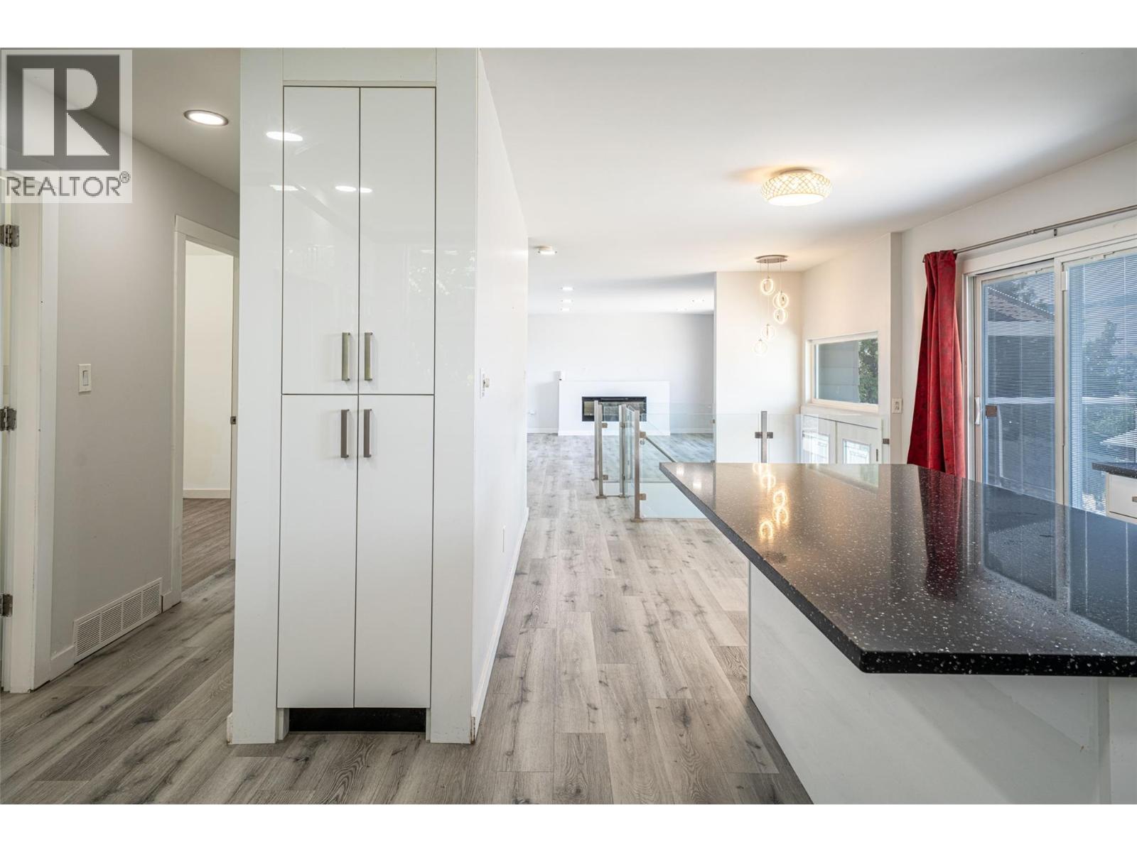 3802 21 Avenue - 22