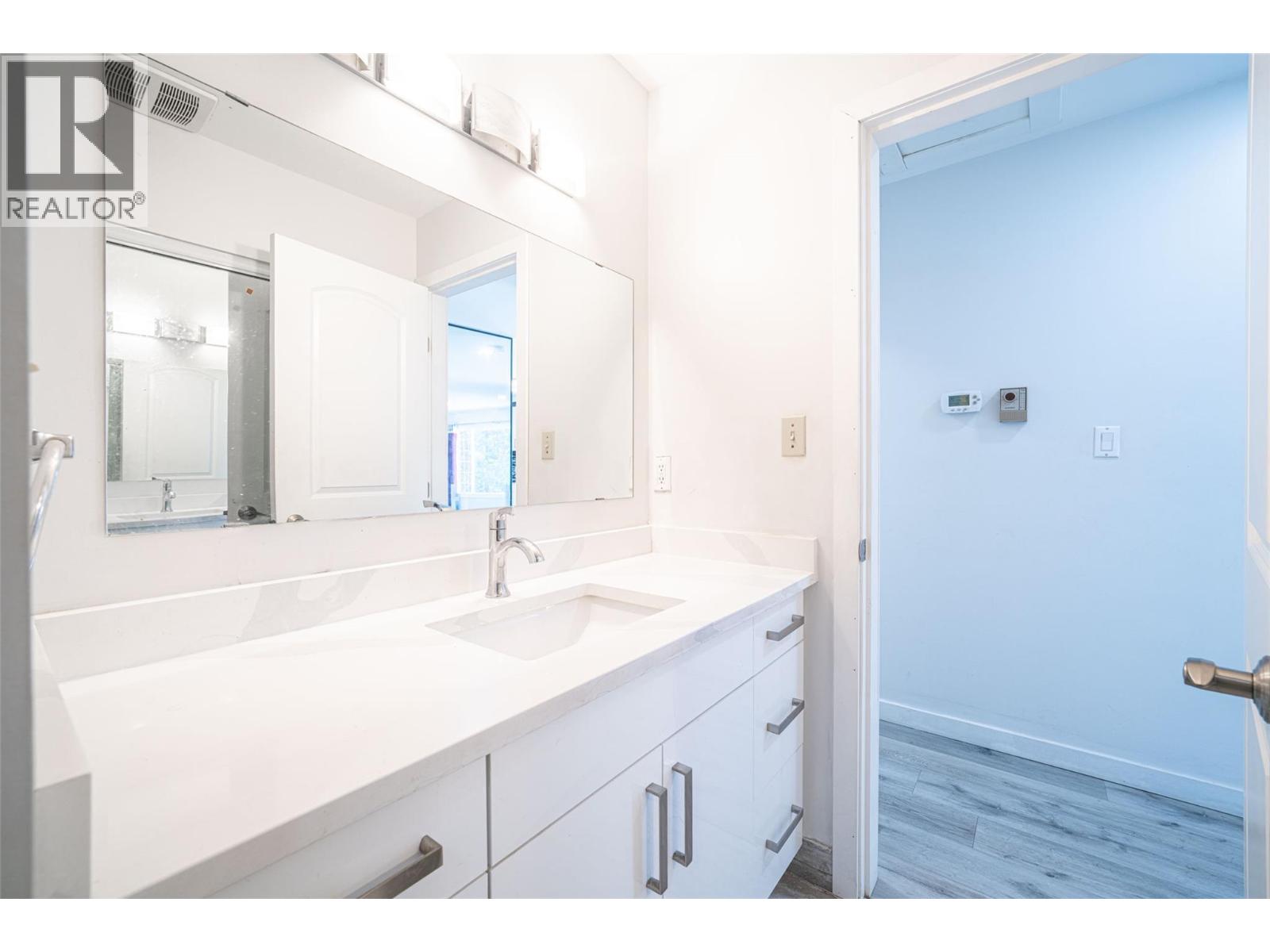3802 21 Avenue - 31