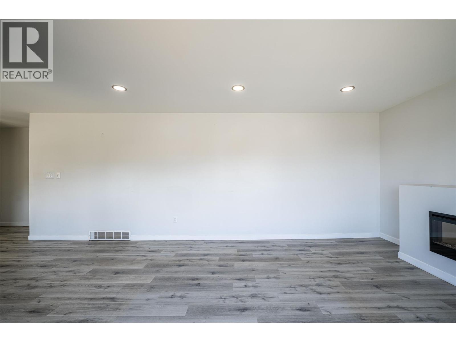 3802 21 Avenue - 10