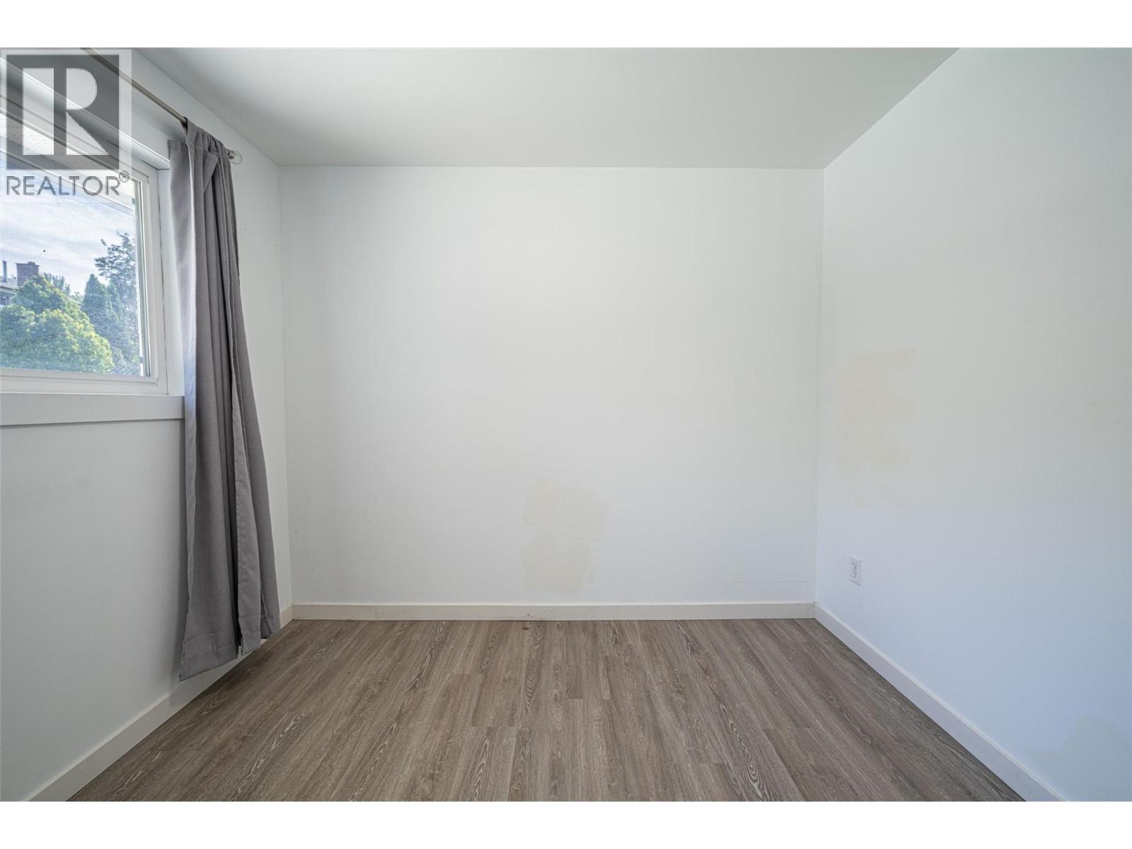 3802 21 Avenue - 28