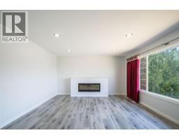 Primary Bedroom - 3802 21 Avenue, Vernon, BC V1T6P8 Photo 9