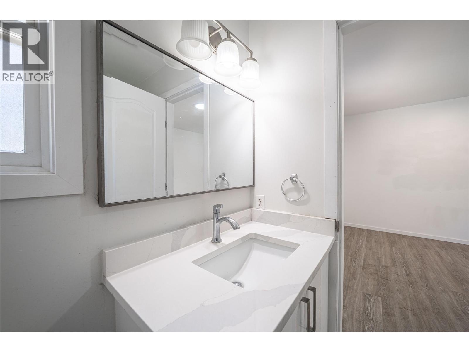 3802 21 Avenue - 38