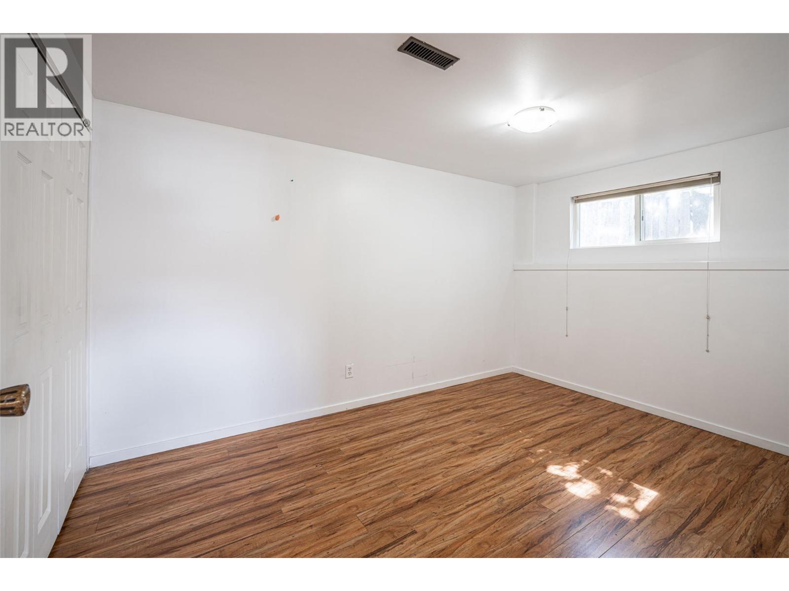 3802 21 Avenue - 55