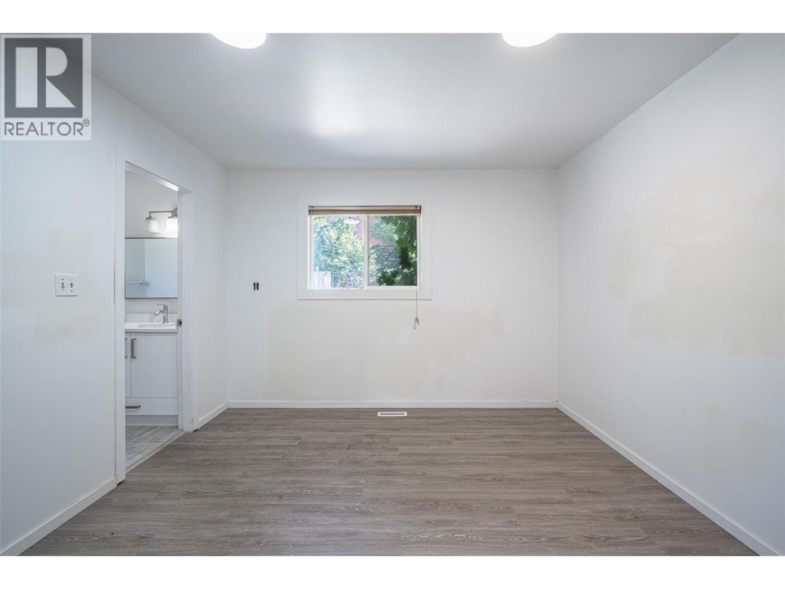 3802 21 Avenue - 33