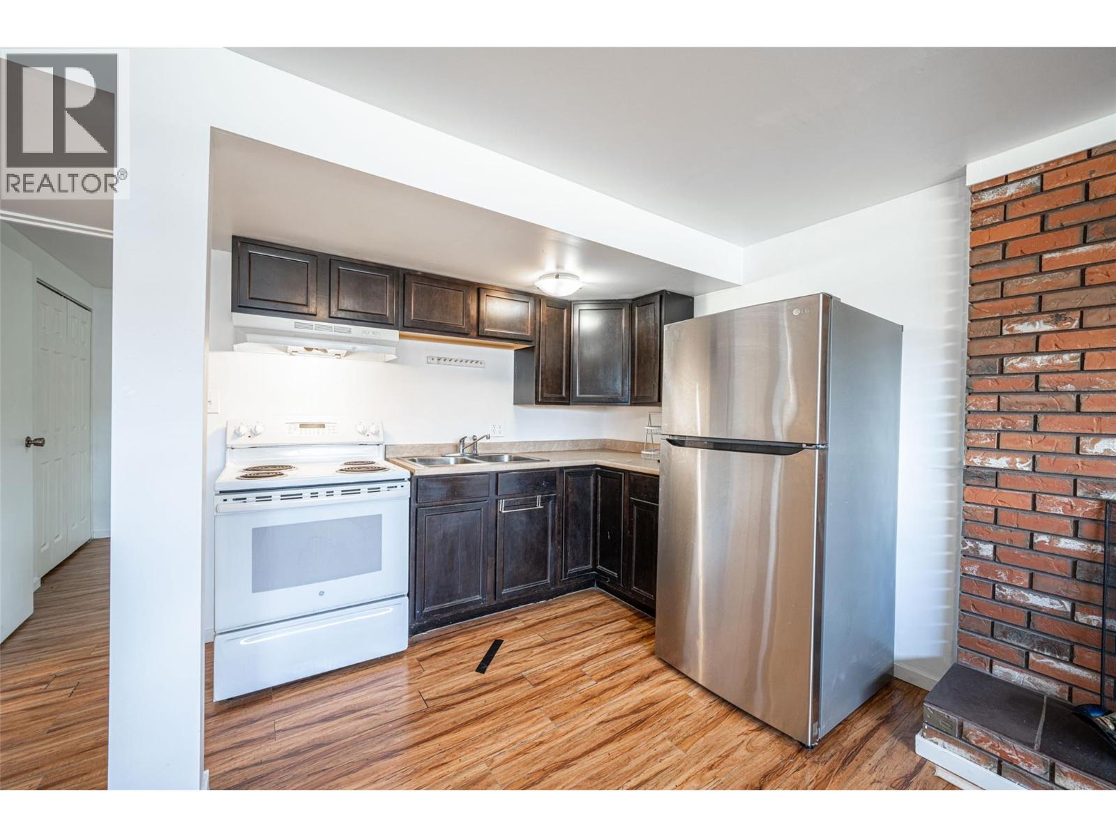 3802 21 Avenue - 52