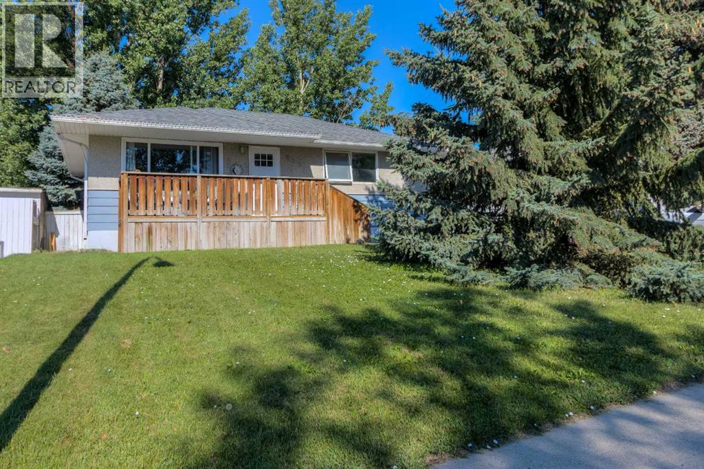 830 9 Street N - 2