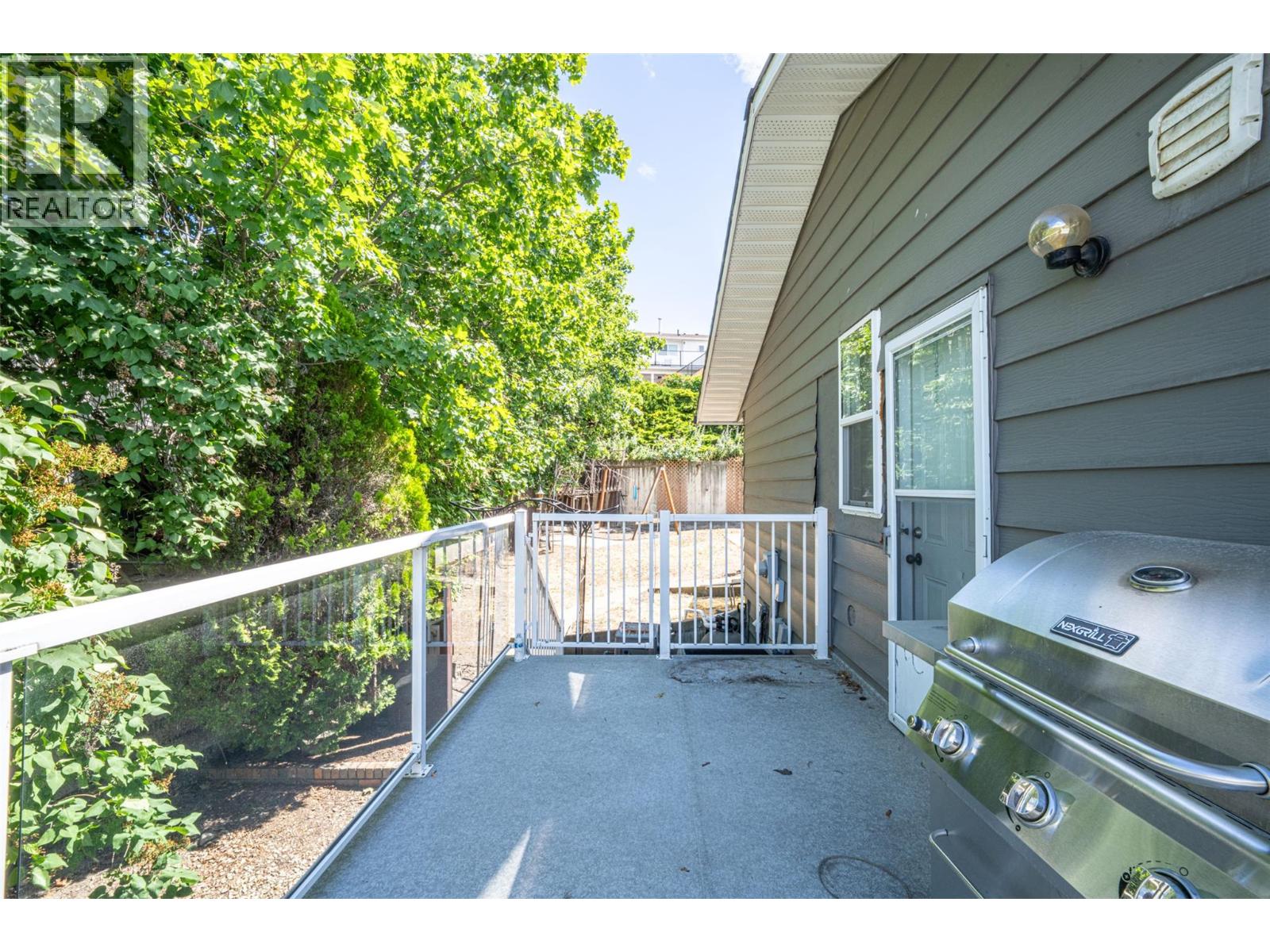 3802 21 Avenue - 69