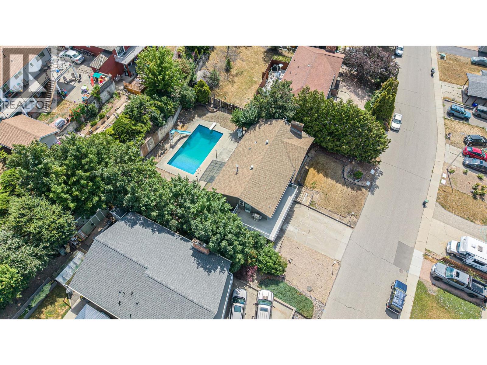 3802 21 Avenue - 76