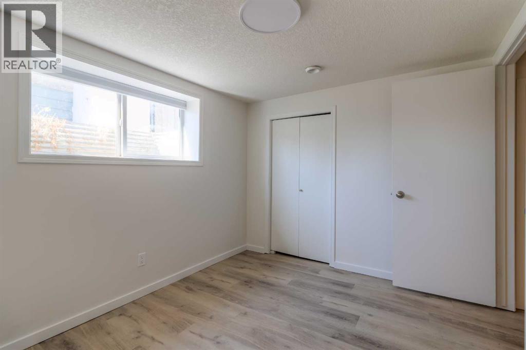 830 9 Street N - 28