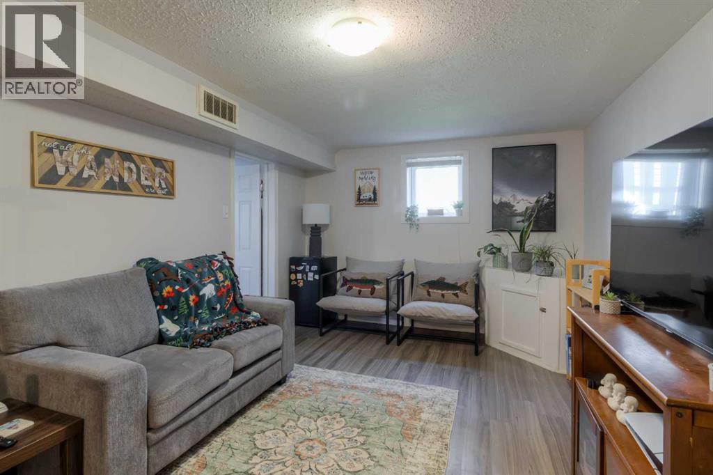 630 10 Street N - 23