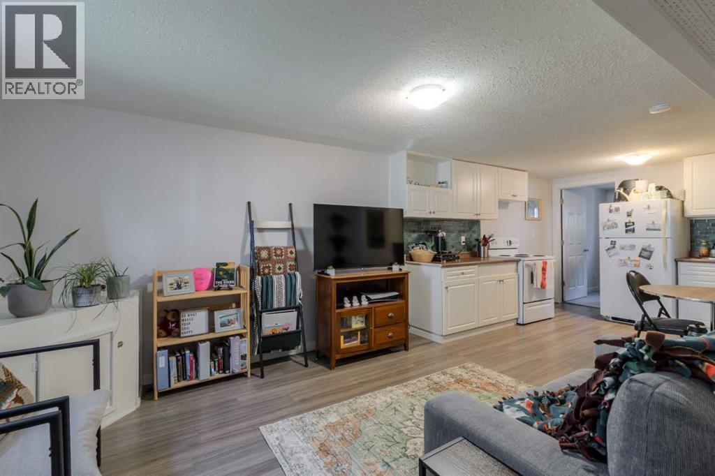 630 10 Street N - 24