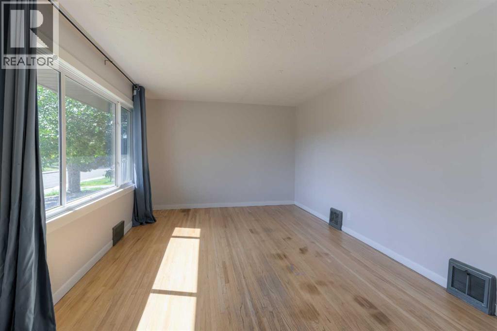 630 10 Street N - 4