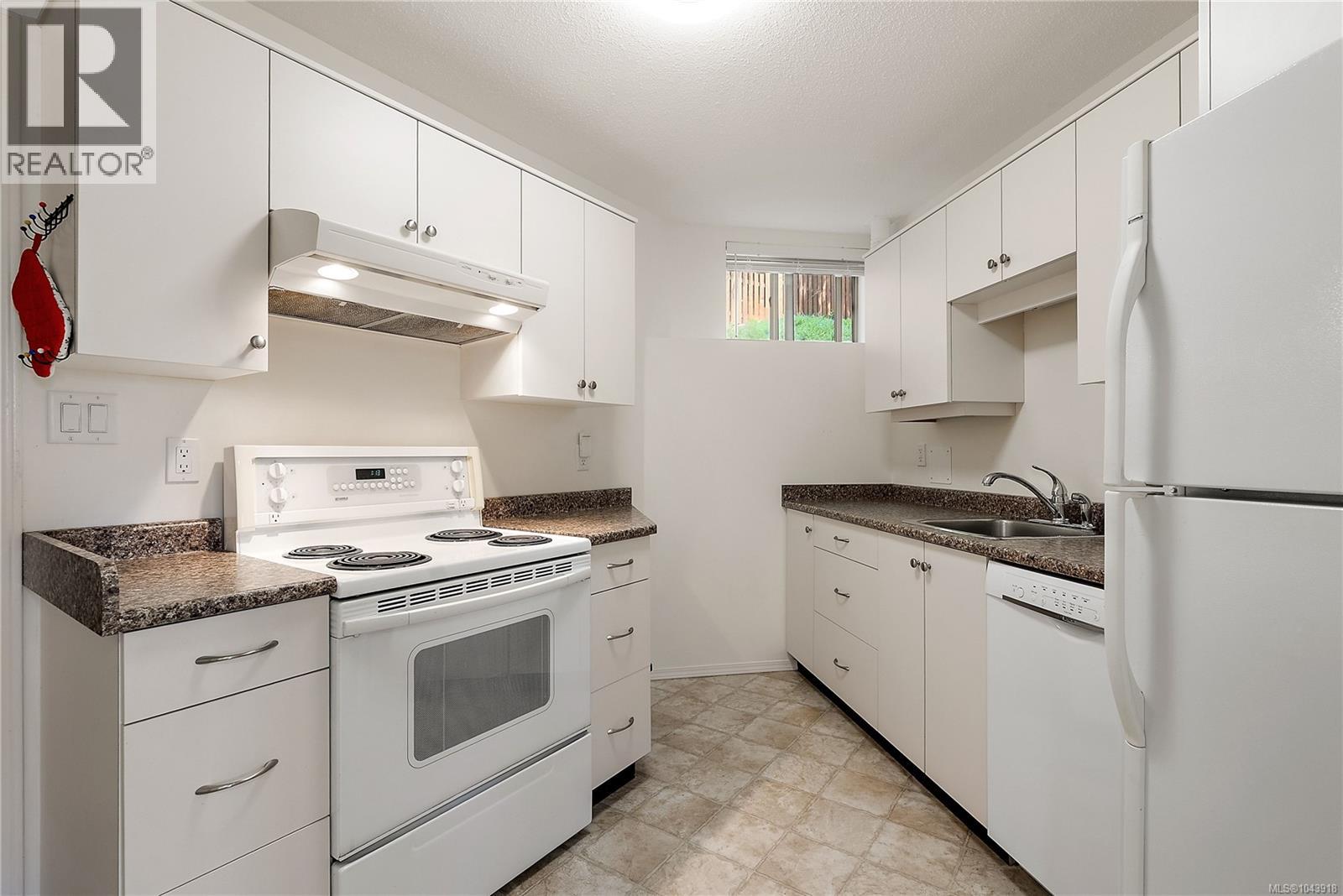 4607 Boulderwood Dr - 33