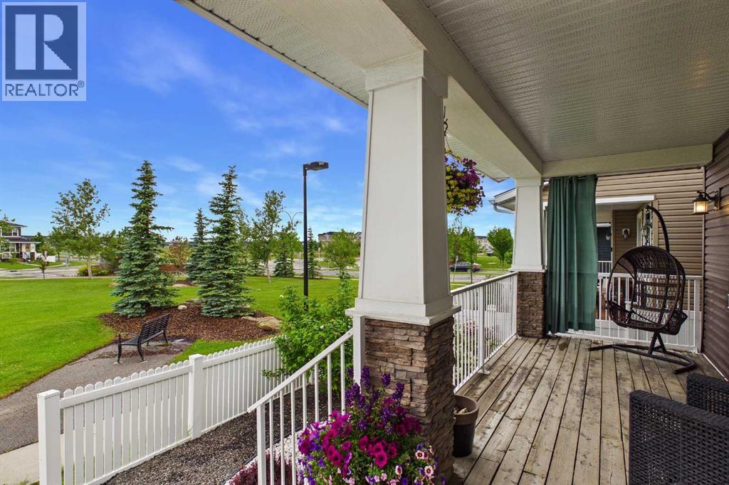 83 Redstone Gardens NE - 3