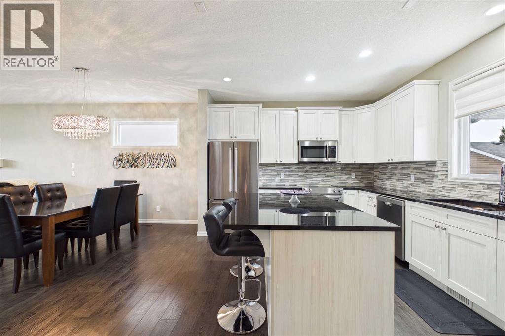 83 Redstone Gardens NE - 13