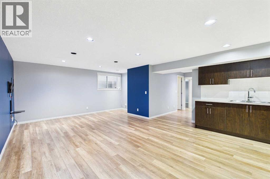 83 Redstone Gardens NE - 36