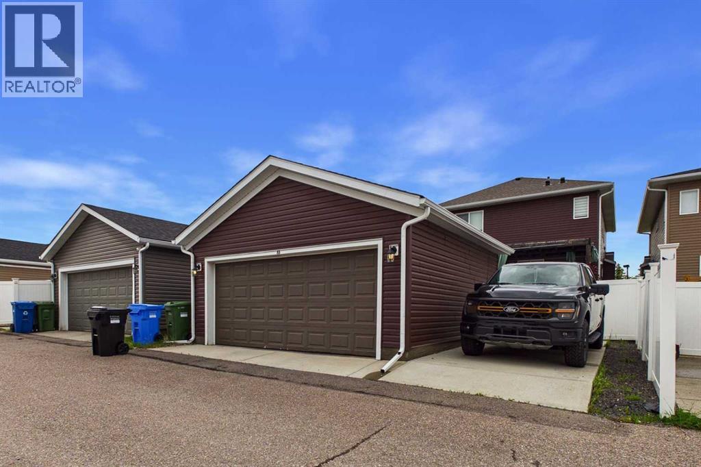 83 Redstone Gardens NE - 47