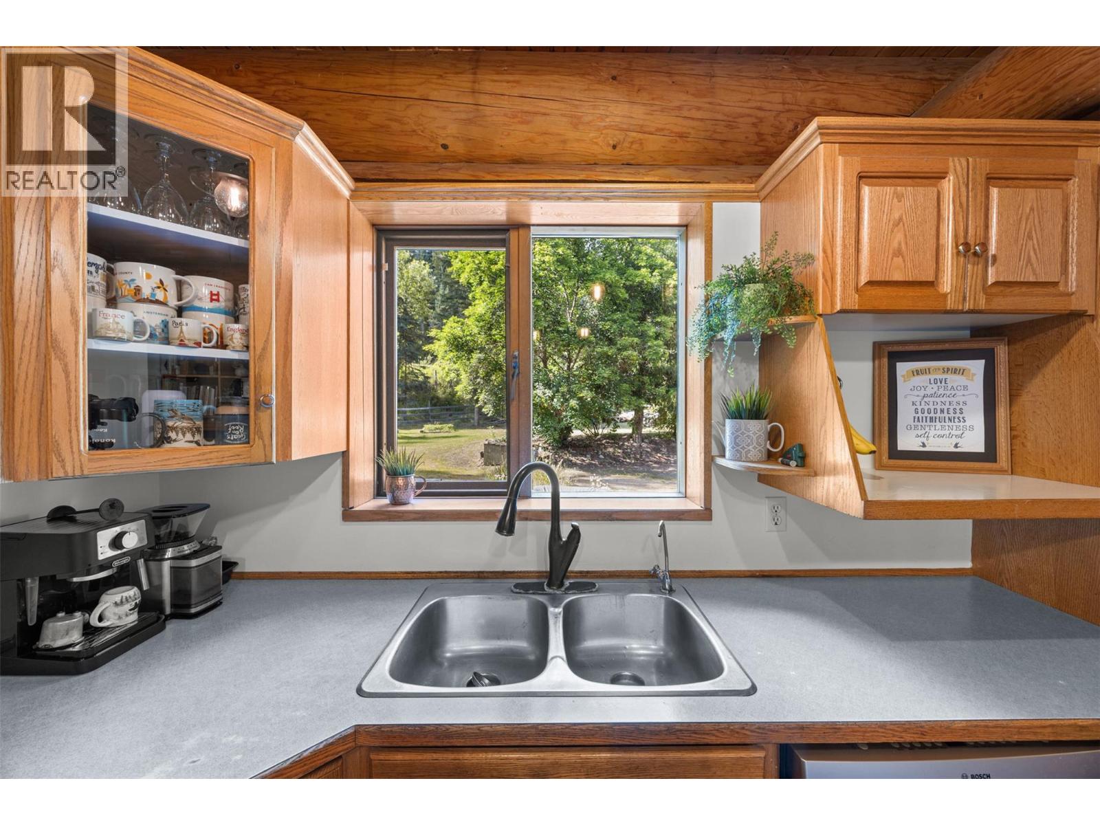 10737 Highway 33 E - 21