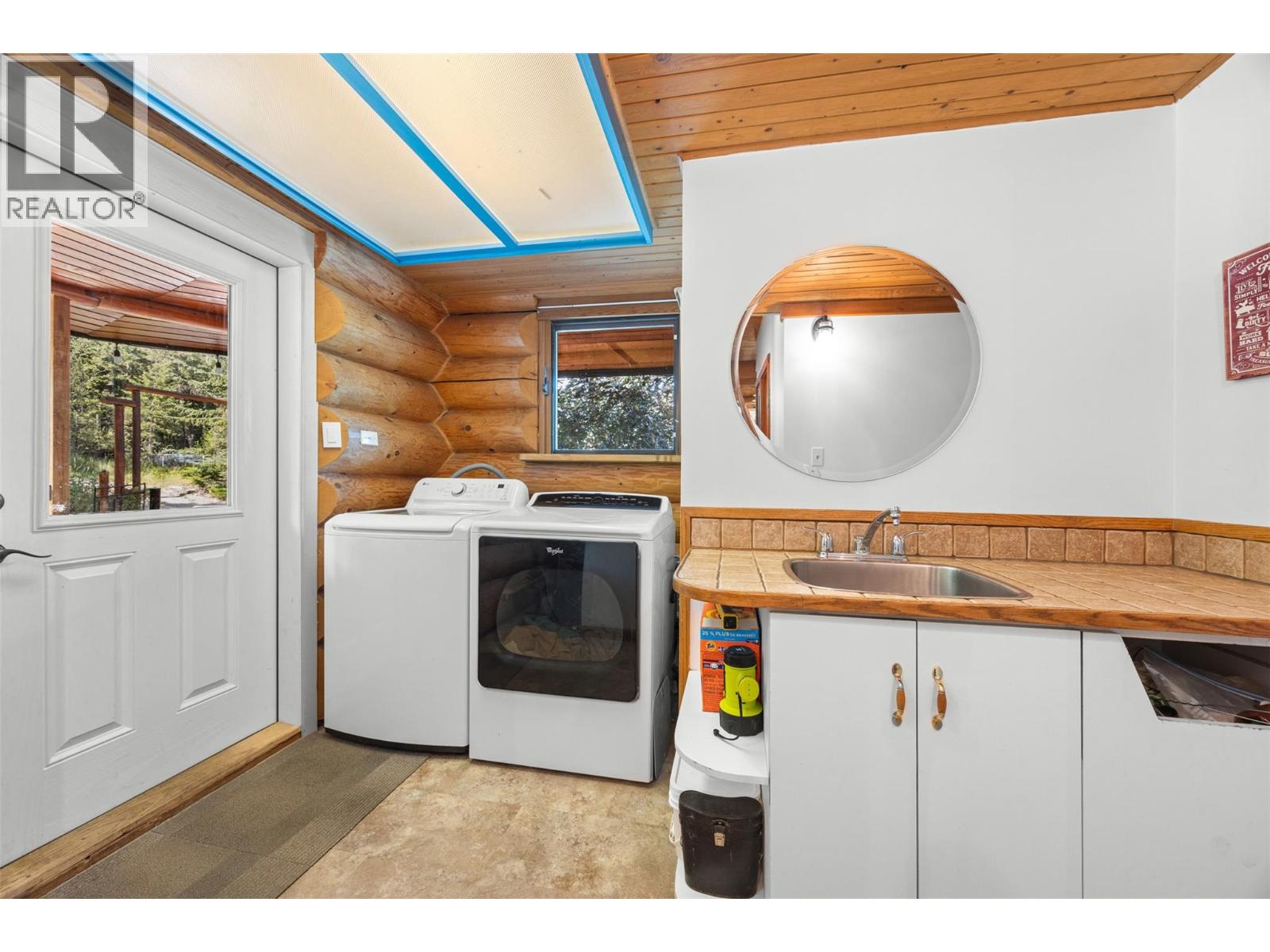10737 Highway 33 E - 24
