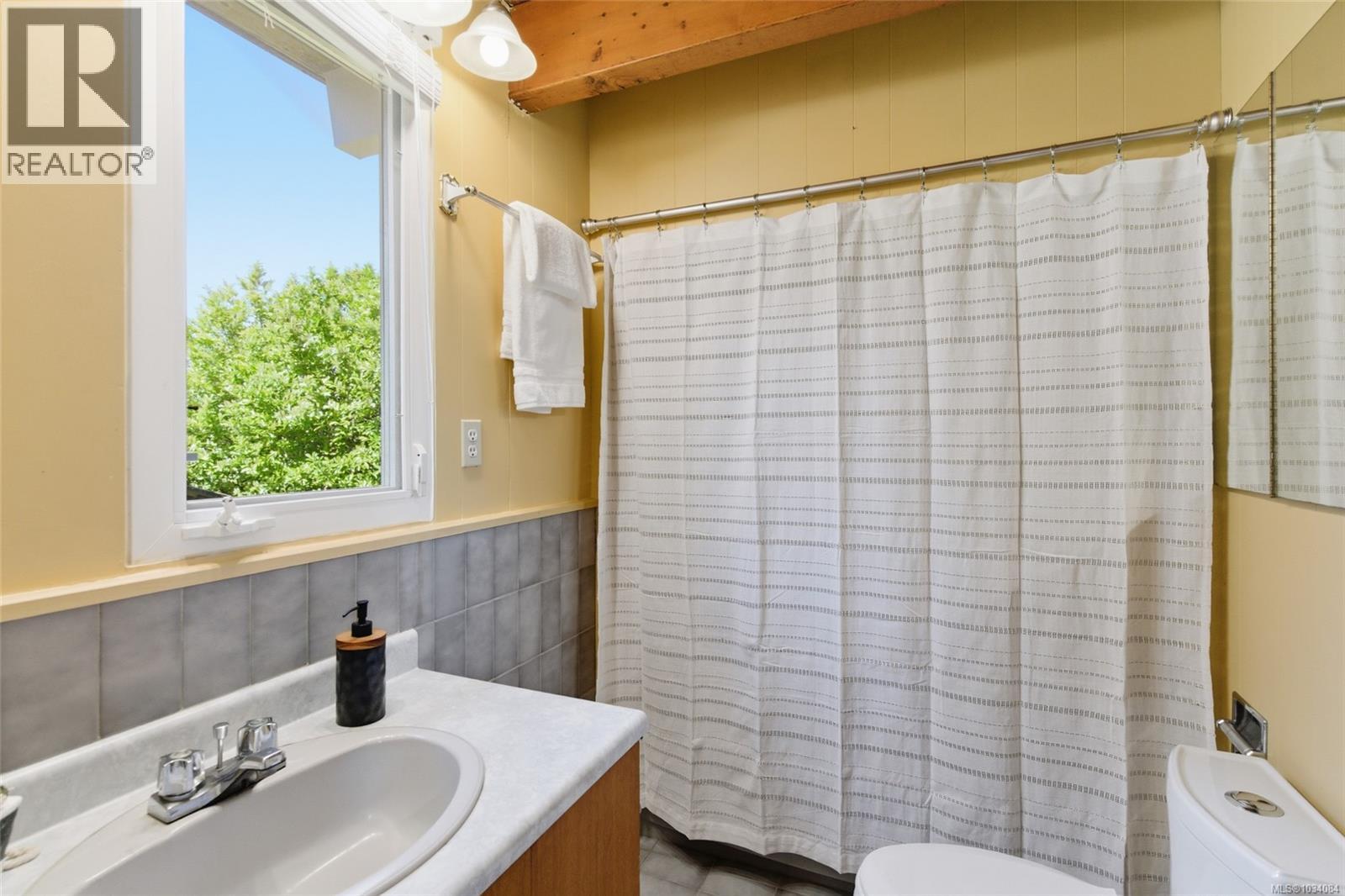 590 Willow St - Image 31