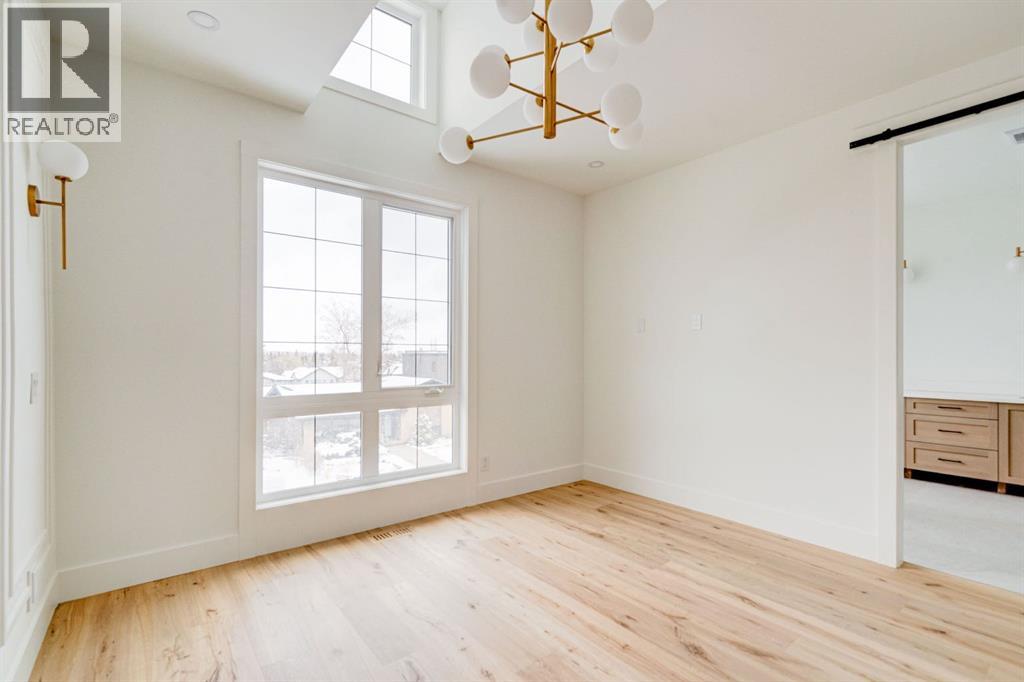 2447 29 Avenue SW - 20