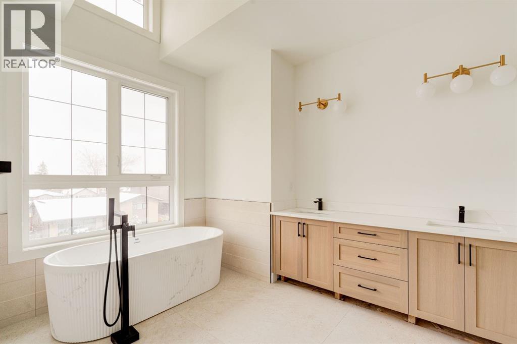 2447 29 Avenue SW - 21