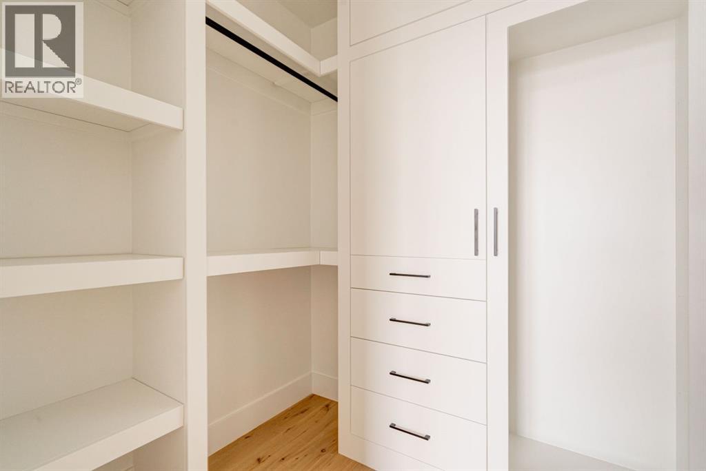 2447 29 Avenue SW - 25