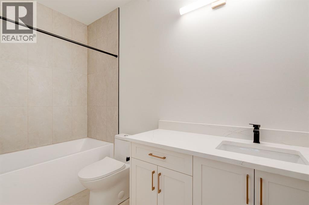 2447 29 Avenue SW - 34