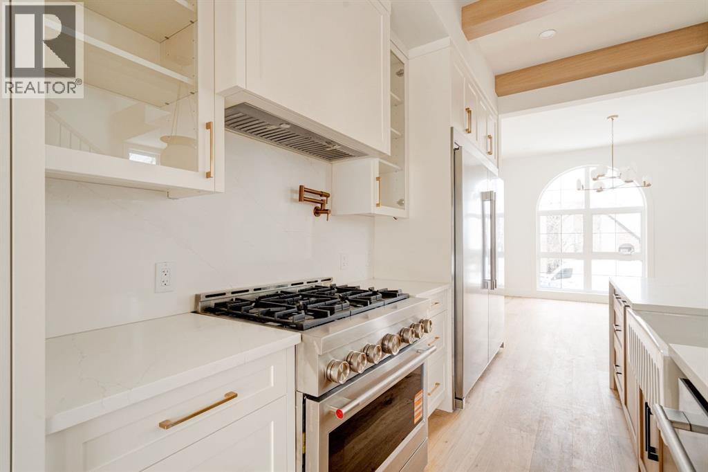 2447 29 Avenue SW - 9