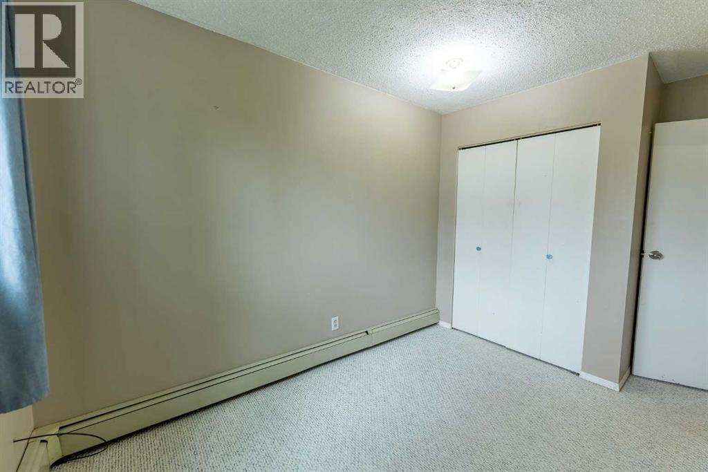 4904 51 Avenue - 12