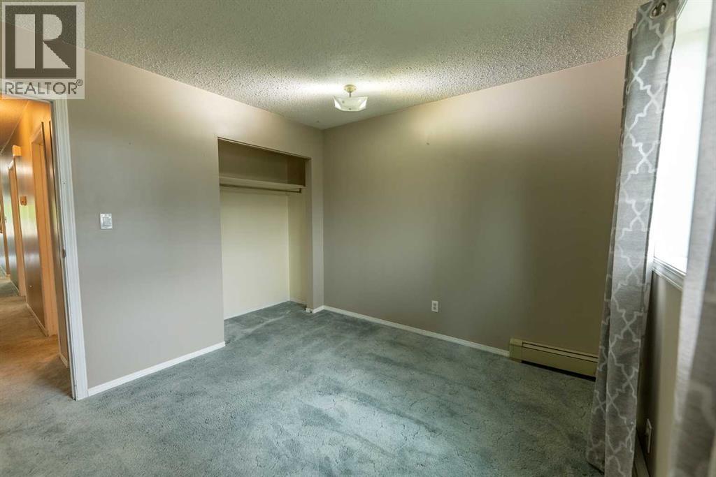 4904 51 Avenue - 13
