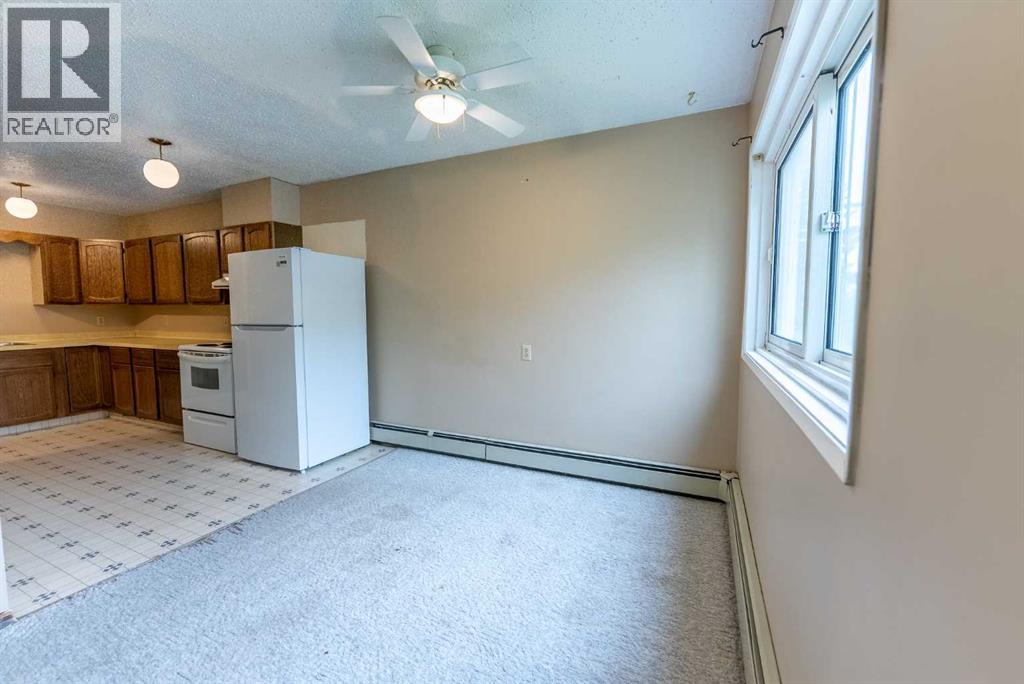 4904 51 Avenue - 32