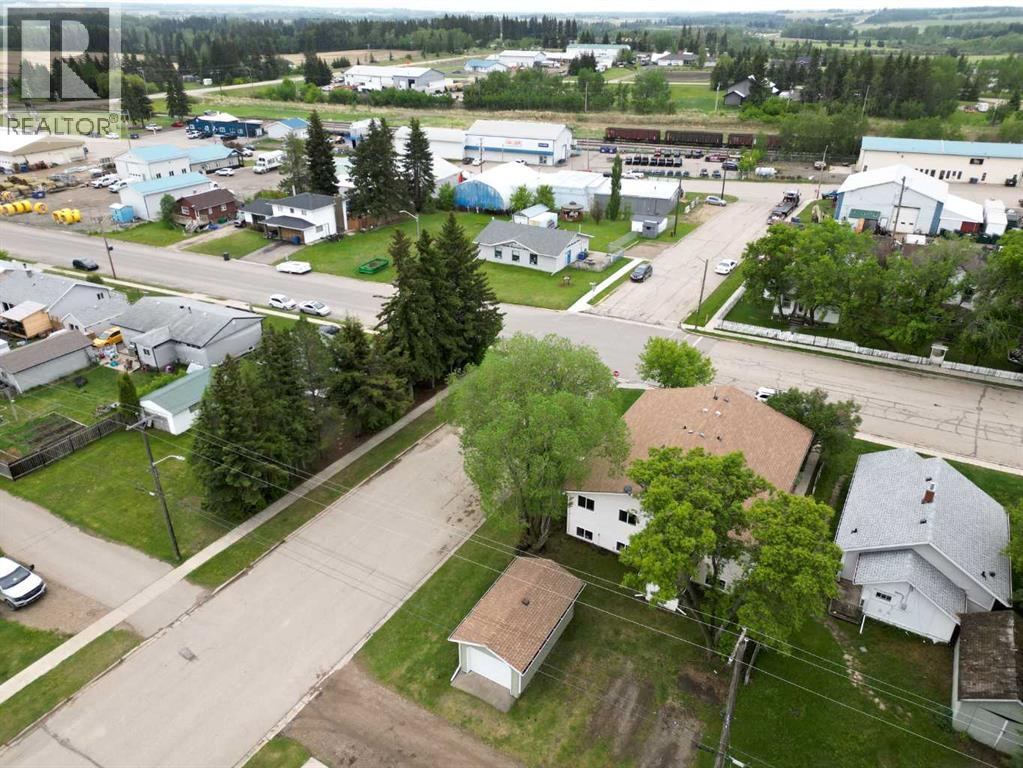 4904 51 Avenue - 5