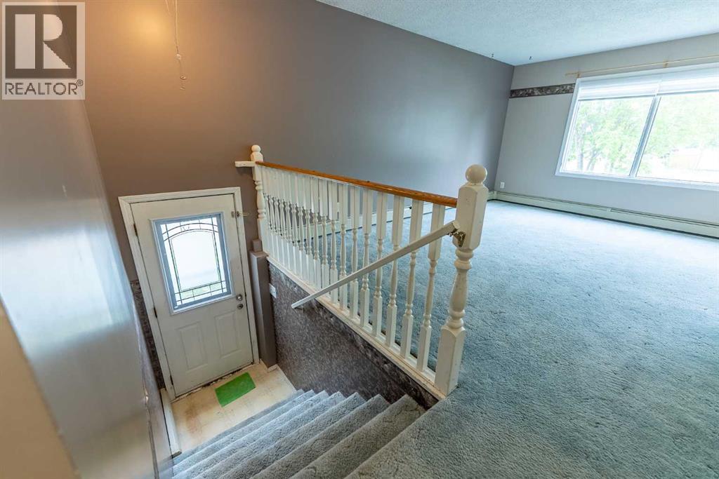 4904 51 Avenue - 10
