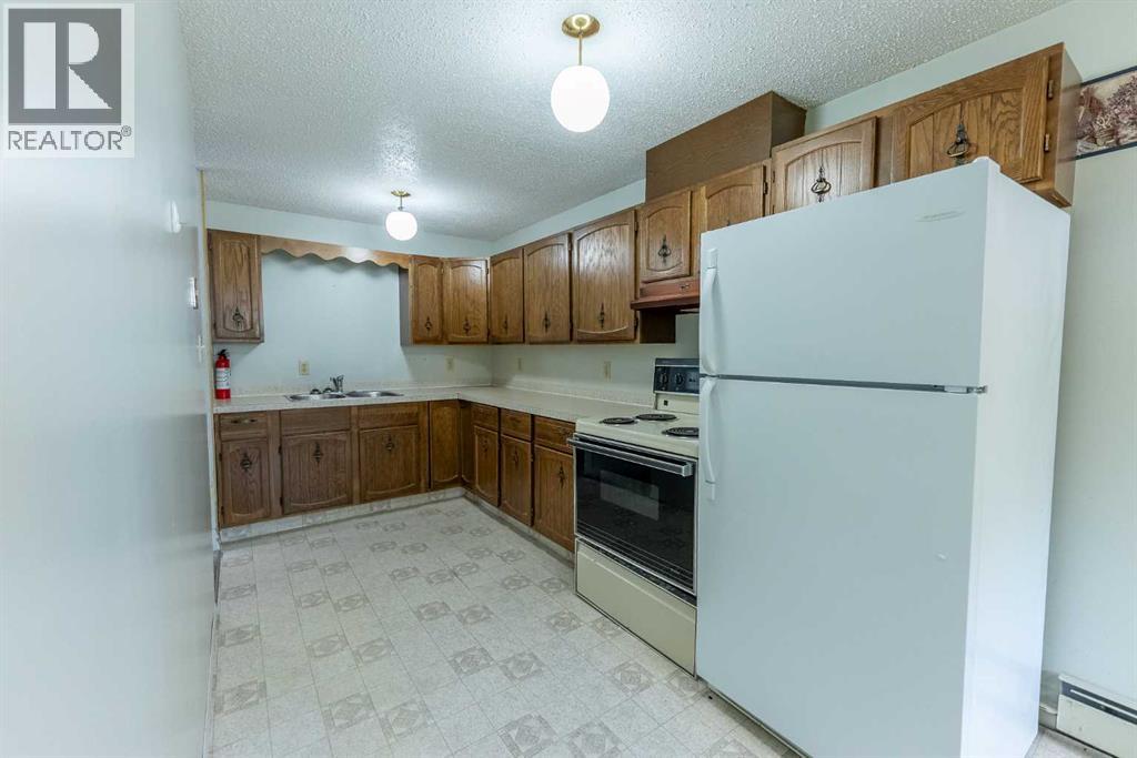 4904 51 Avenue - 23