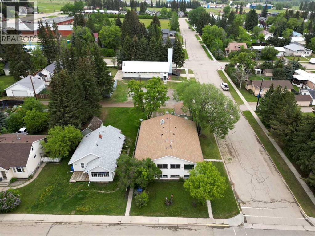 4904 51 Avenue - 2