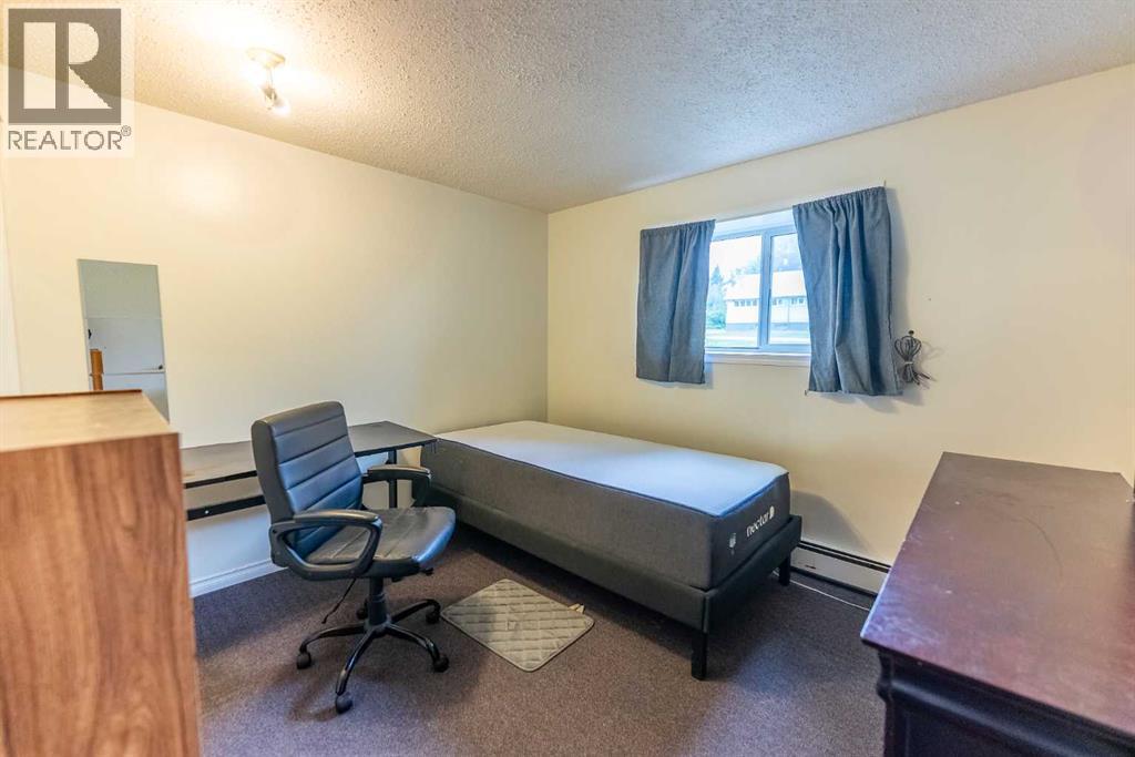 4904 51 Avenue - 44