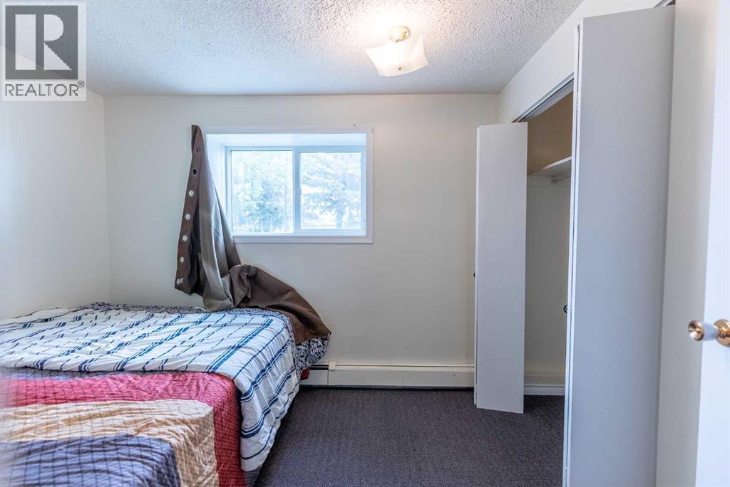 4904 51 Avenue - 45