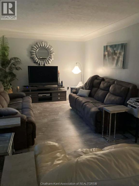 9 Owen AVENUE - 11