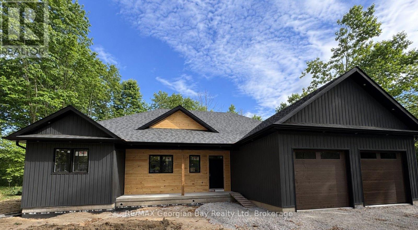 49 BEAUFORT CRESCENT - 2