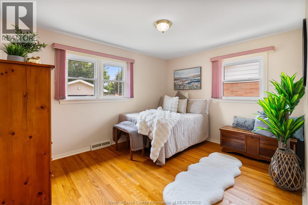 34 Melrose AVENUE - 24